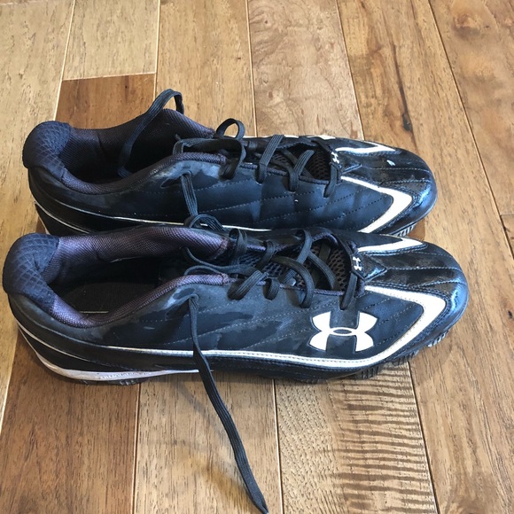 Men’s Under Armour Spikes - Picture 2 of 7